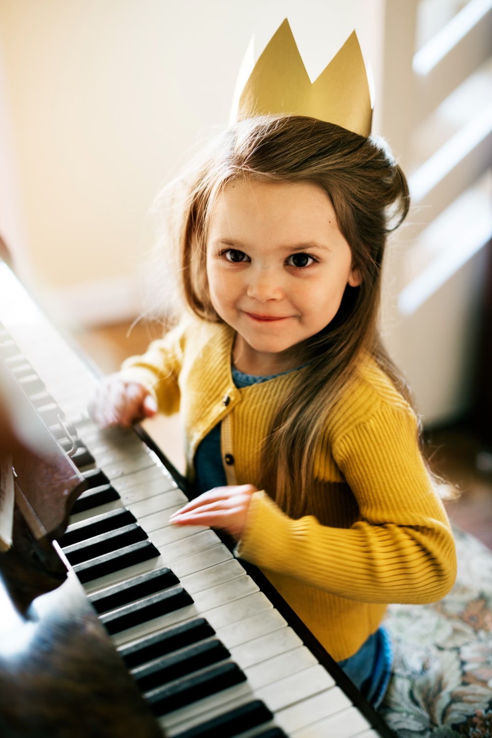 Bambini che giocano con la musica